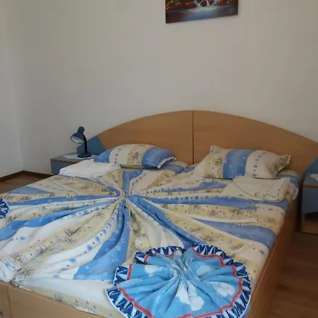 Primorsko Apartments *