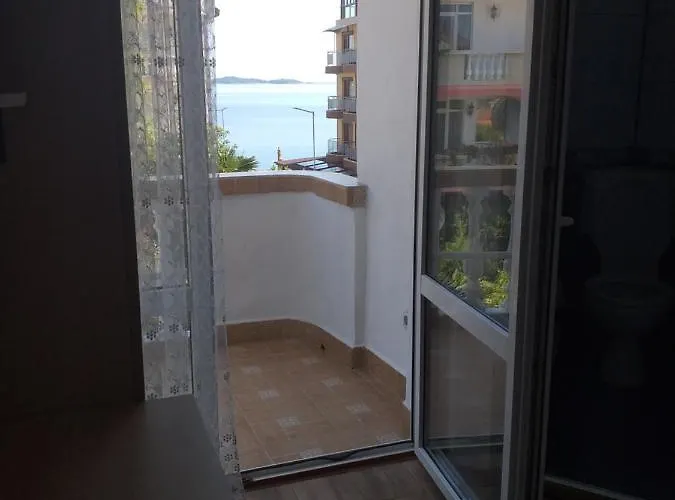 Primorsko Apartments *