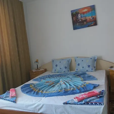 Primorsko Apartments 公寓 *