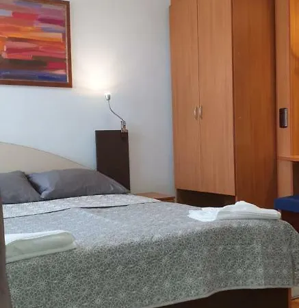 公寓 Primorsko Apartments *